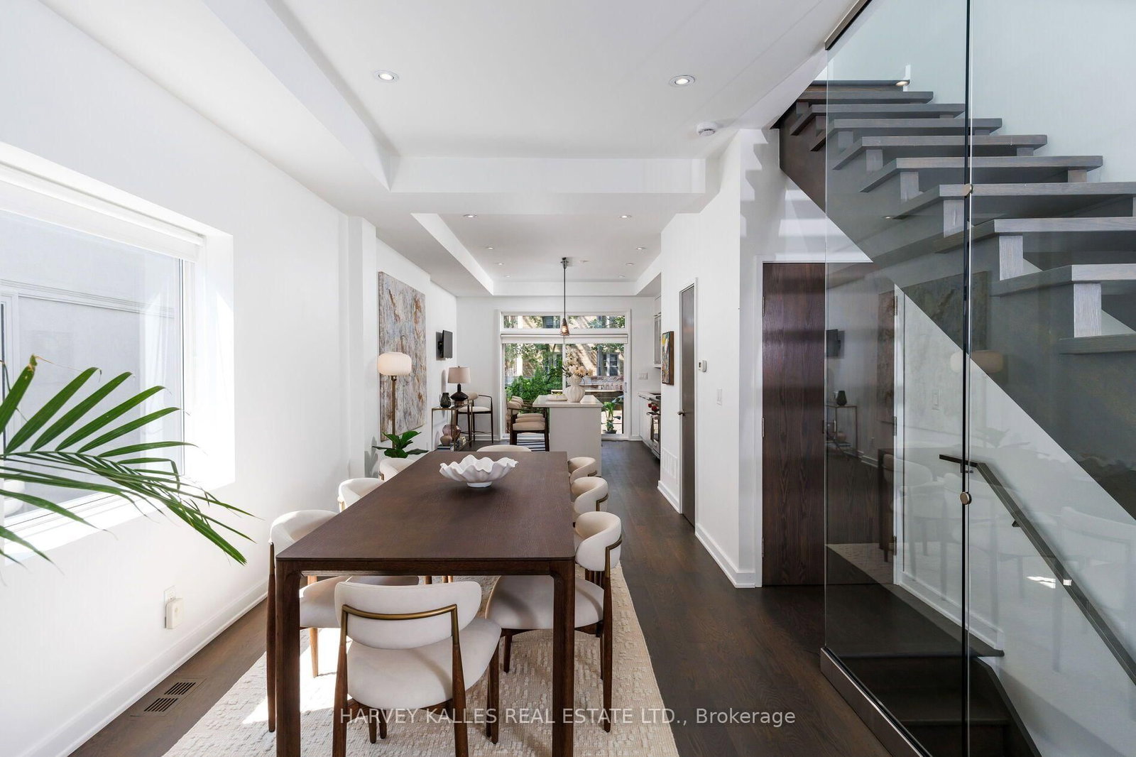 128 Montgomery Avenue • Toronto, ON photo 8