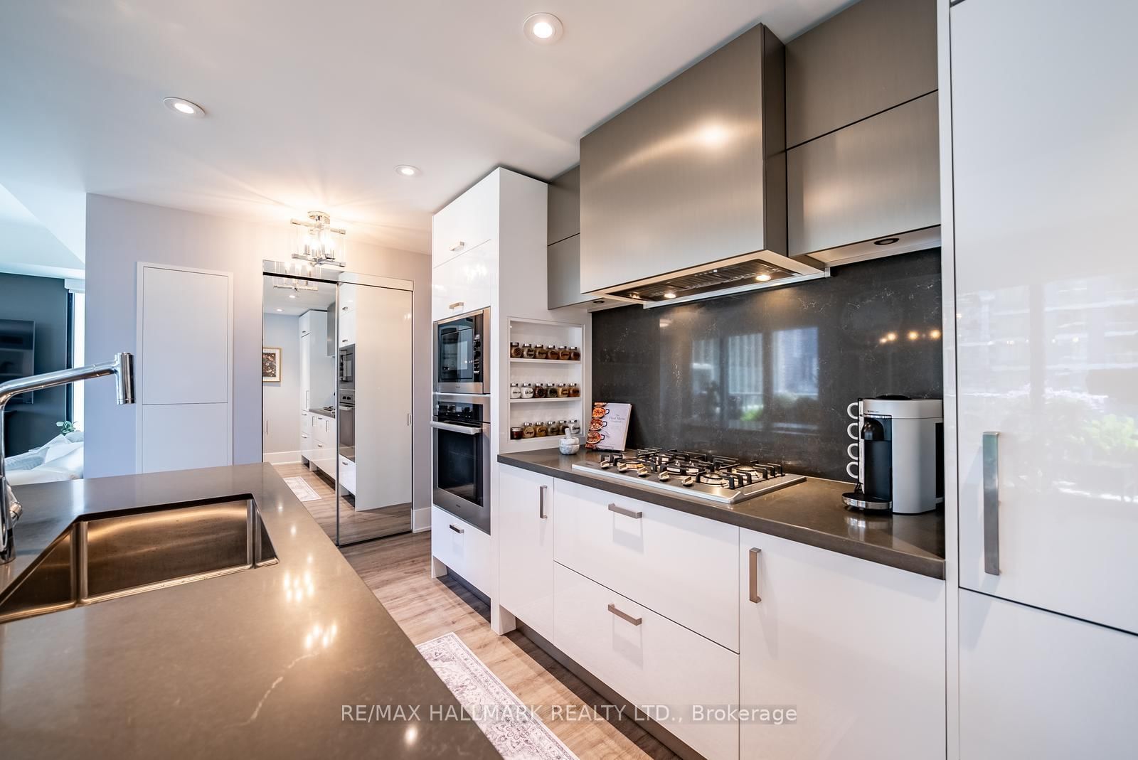 118 Merchants' Wharf • #301 • Toronto, ON photo 12