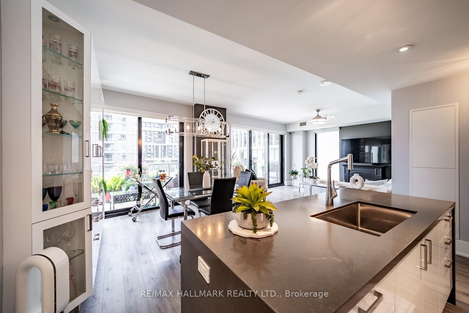 118 Merchants' Wharf • #301 • Toronto, ON photo 13