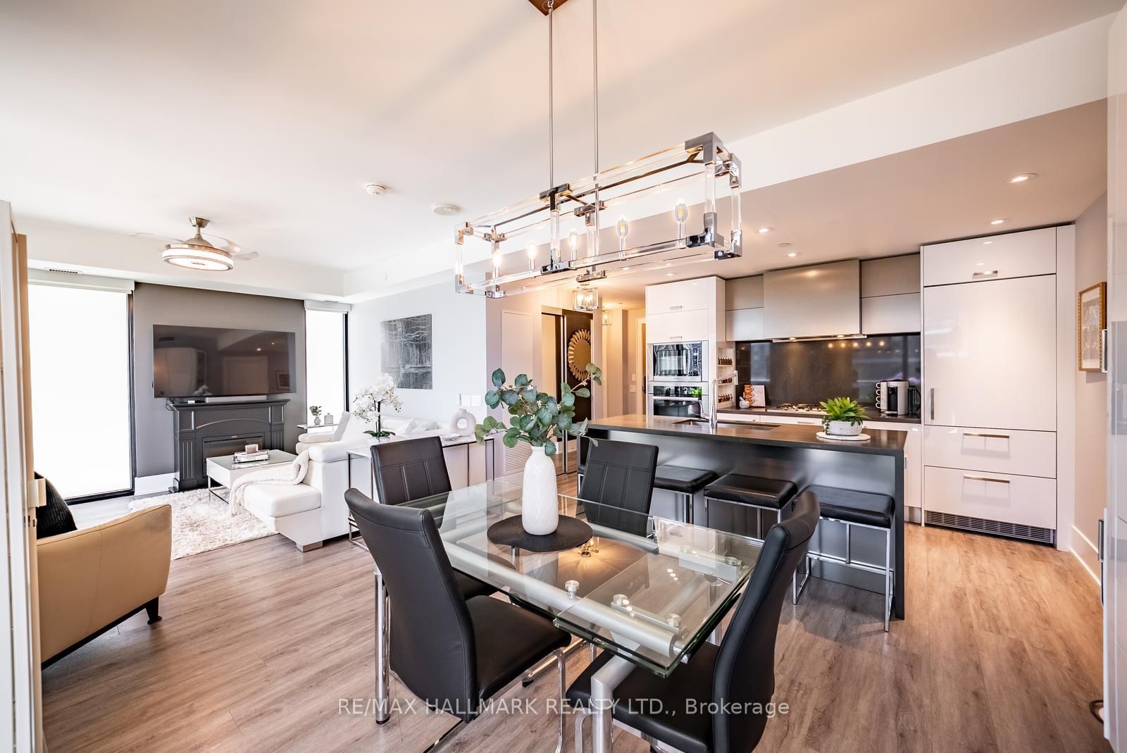 118 Merchants' Wharf • #301 • Toronto, ON photo 14