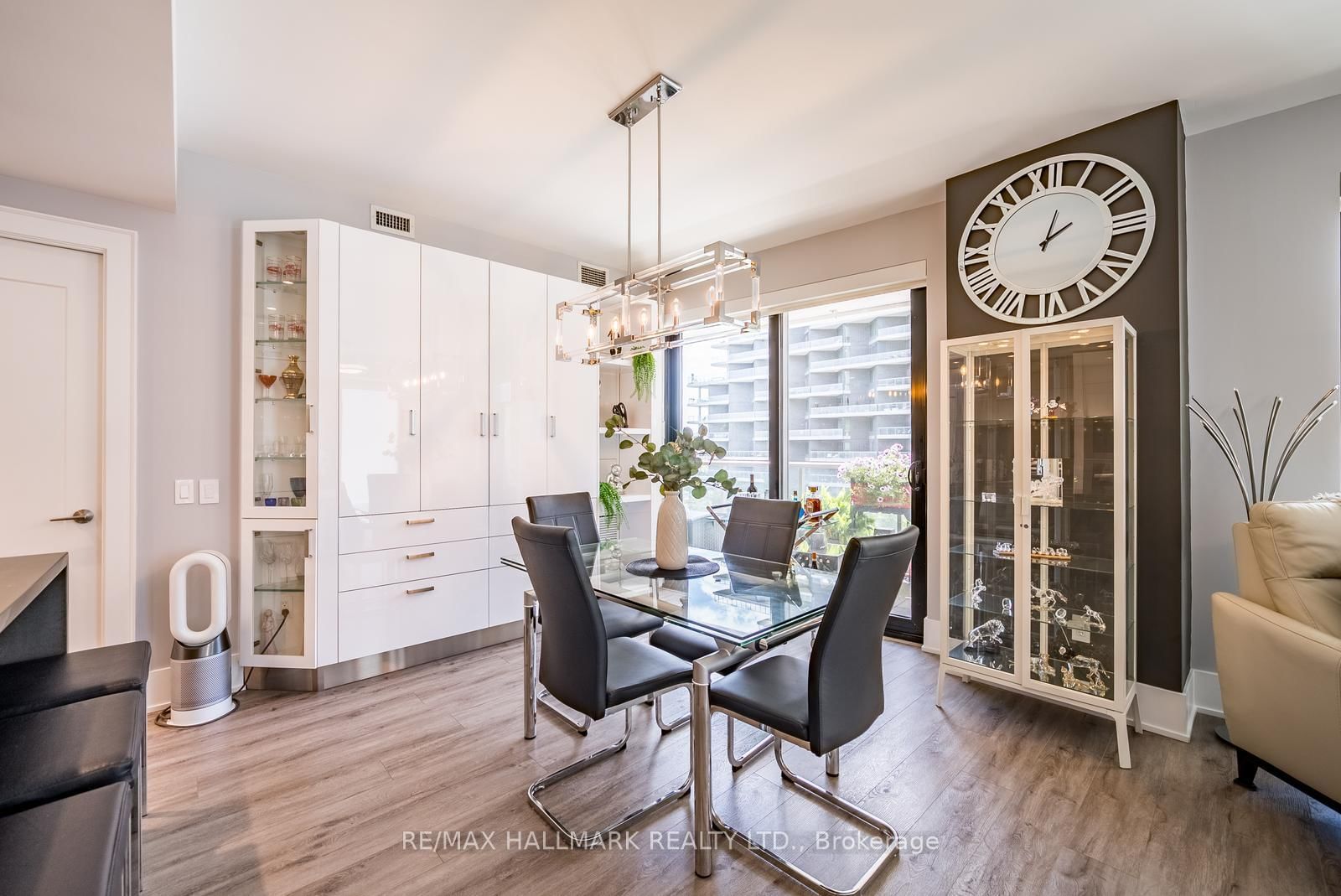 118 Merchants' Wharf • #301 • Toronto, ON photo 15