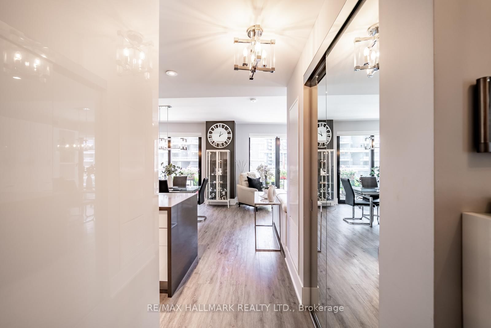 118 Merchants' Wharf • #301 • Toronto, ON photo 8