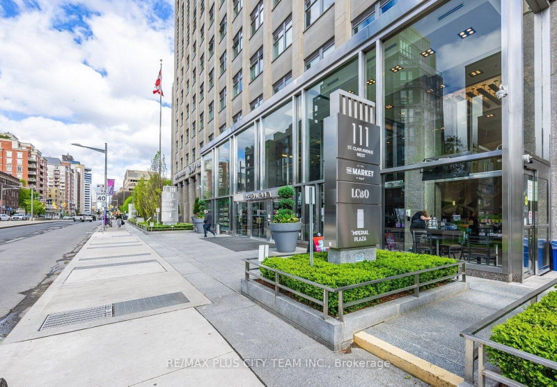 902 - 111 St. Clair Avenue W