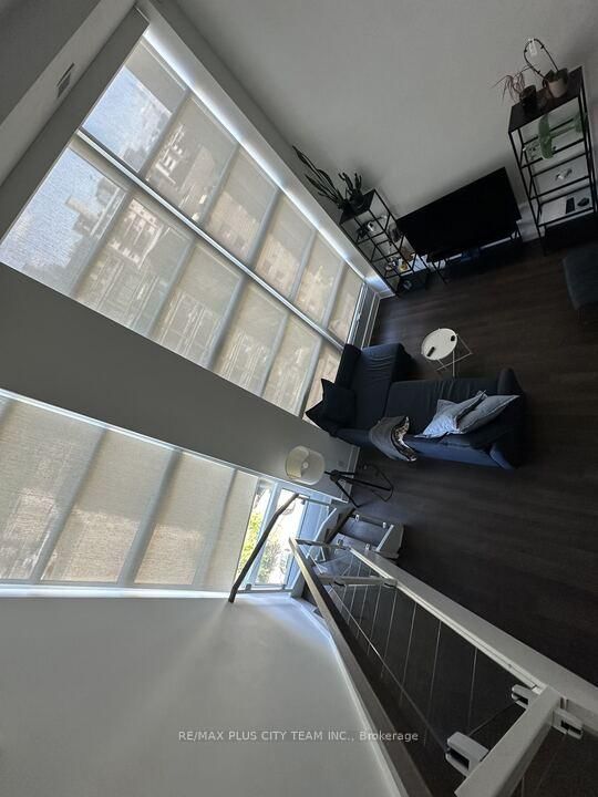 902 - 111 St. Clair Avenue W