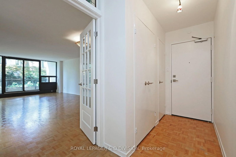 106 - 235 St Clair Avenue W