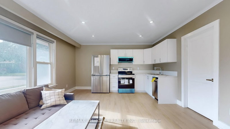 105 Betty Ann Dr photo 5