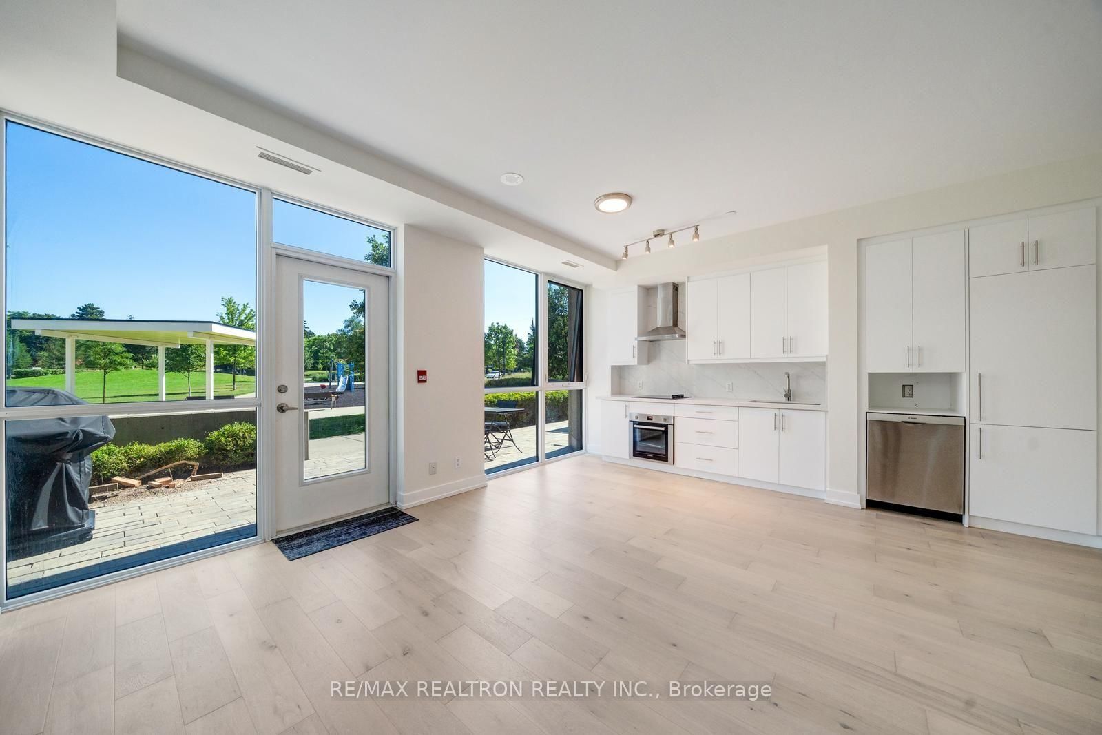 75 The Donway W • #103 • Toronto, ON photo 21