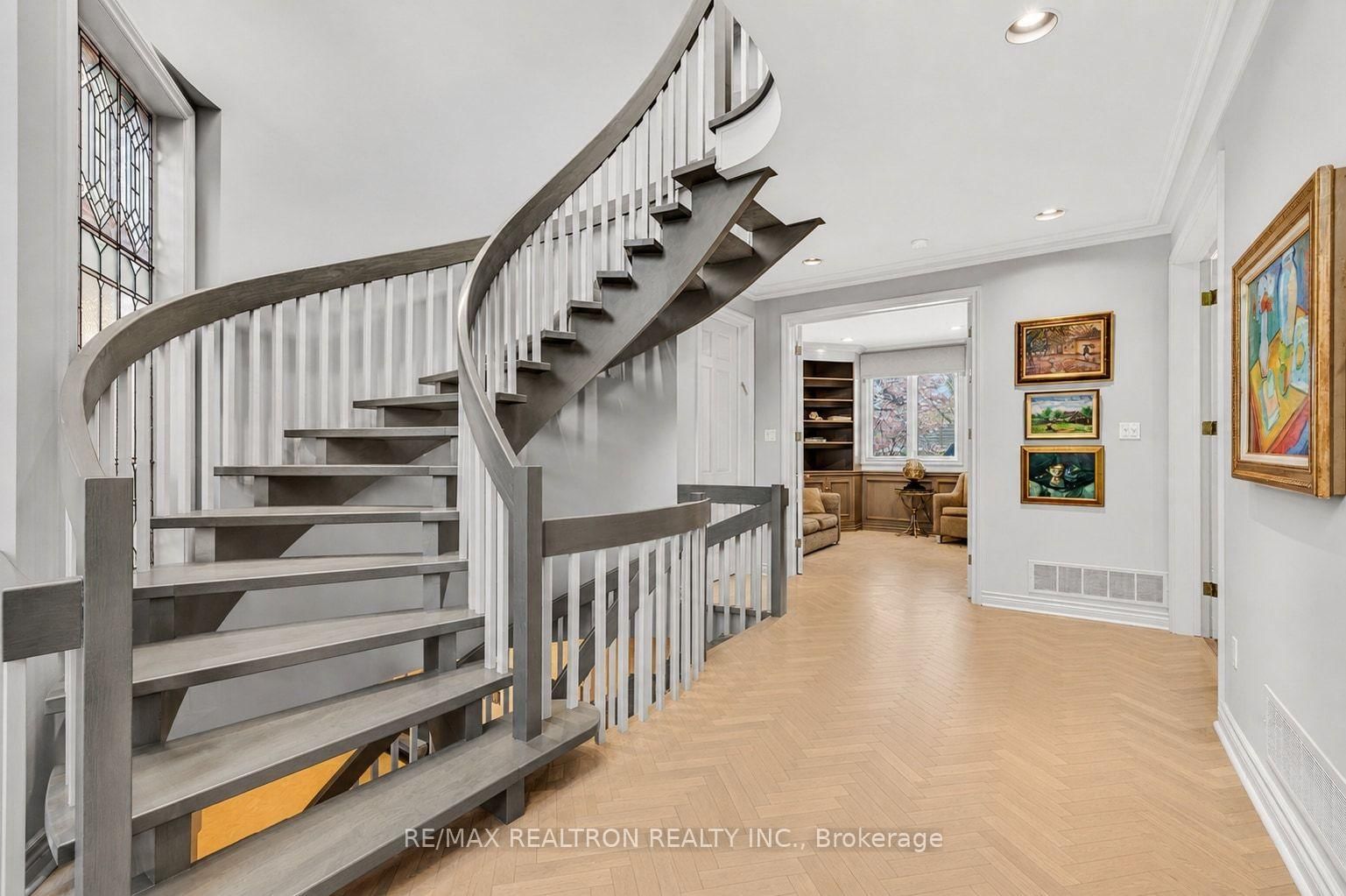 15 Sunforest Court • Toronto, ON photo 14