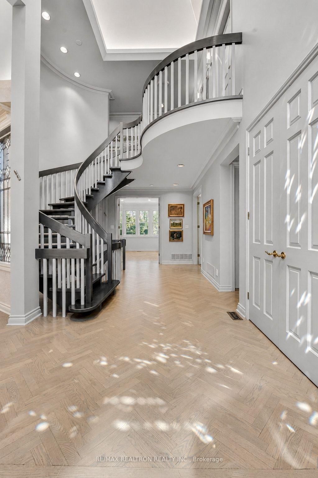15 Sunforest Court • Toronto, ON photo 15