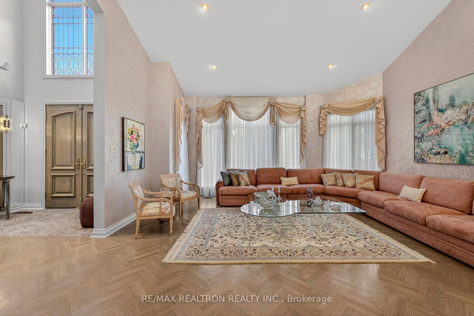 15 Sunforest Court • Toronto, ON photo 16