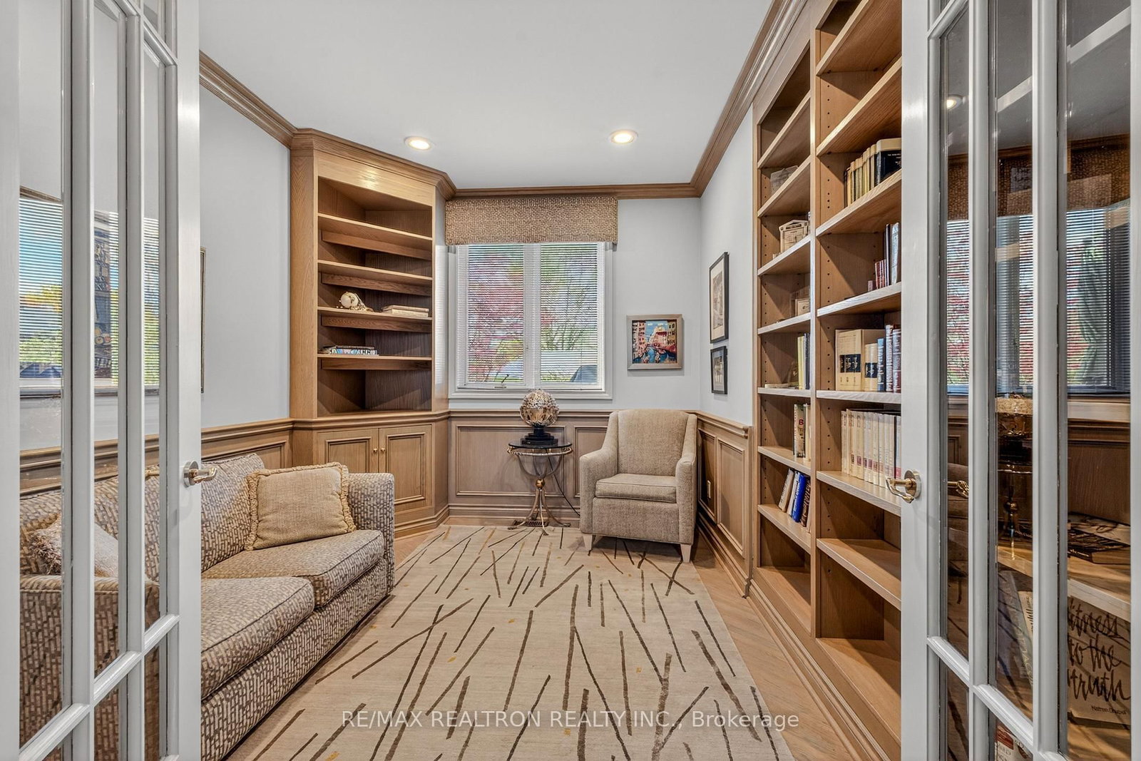 15 Sunforest Court • Toronto, ON photo 25