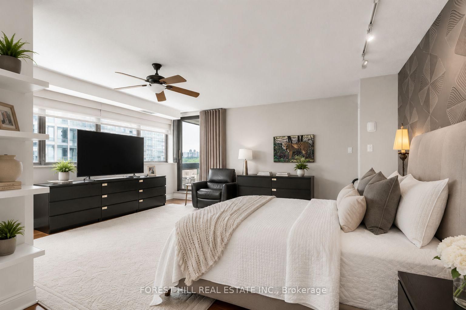 15 Mcmurrich Street • #PH01 • Toronto, ON photo 21