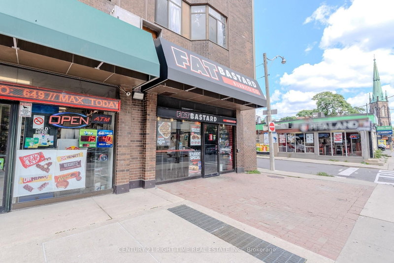 96 Gerrard St E photo 5