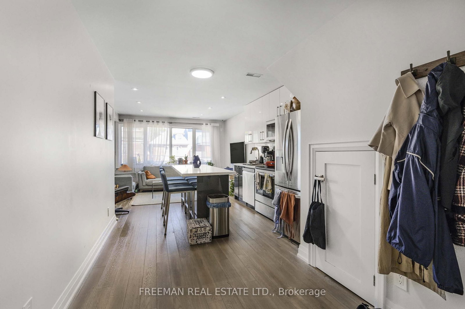 Listing Image 11