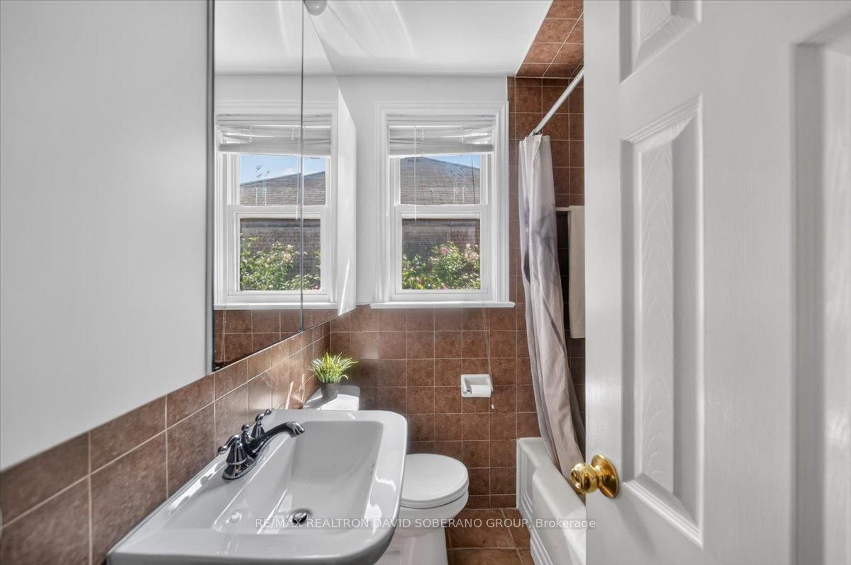 122 Mcgillivray Avenue • Toronto, ON photo 21