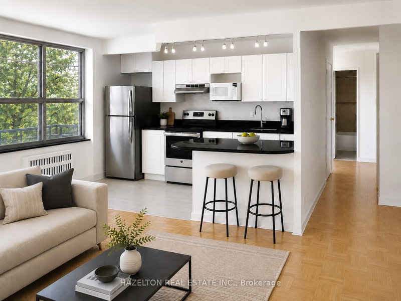 302 - 4 Sherbourne Street N