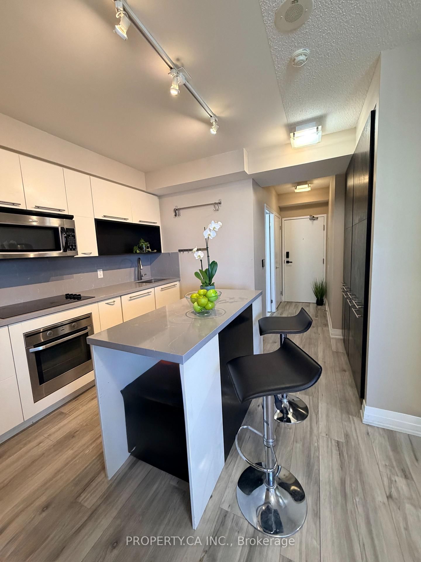 21 Carlton Street • #3405 • Toronto, ON photo 12