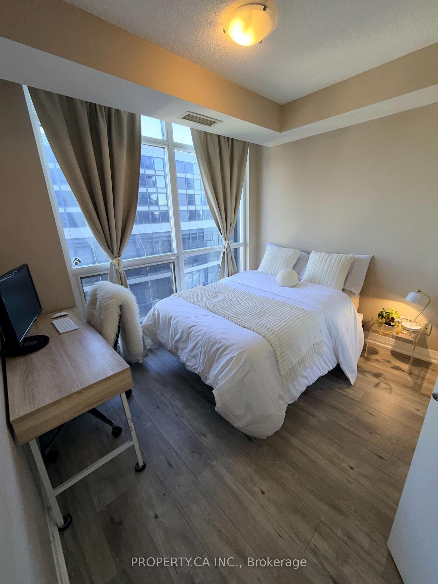 21 Carlton Street • #3405 • Toronto, ON photo 6
