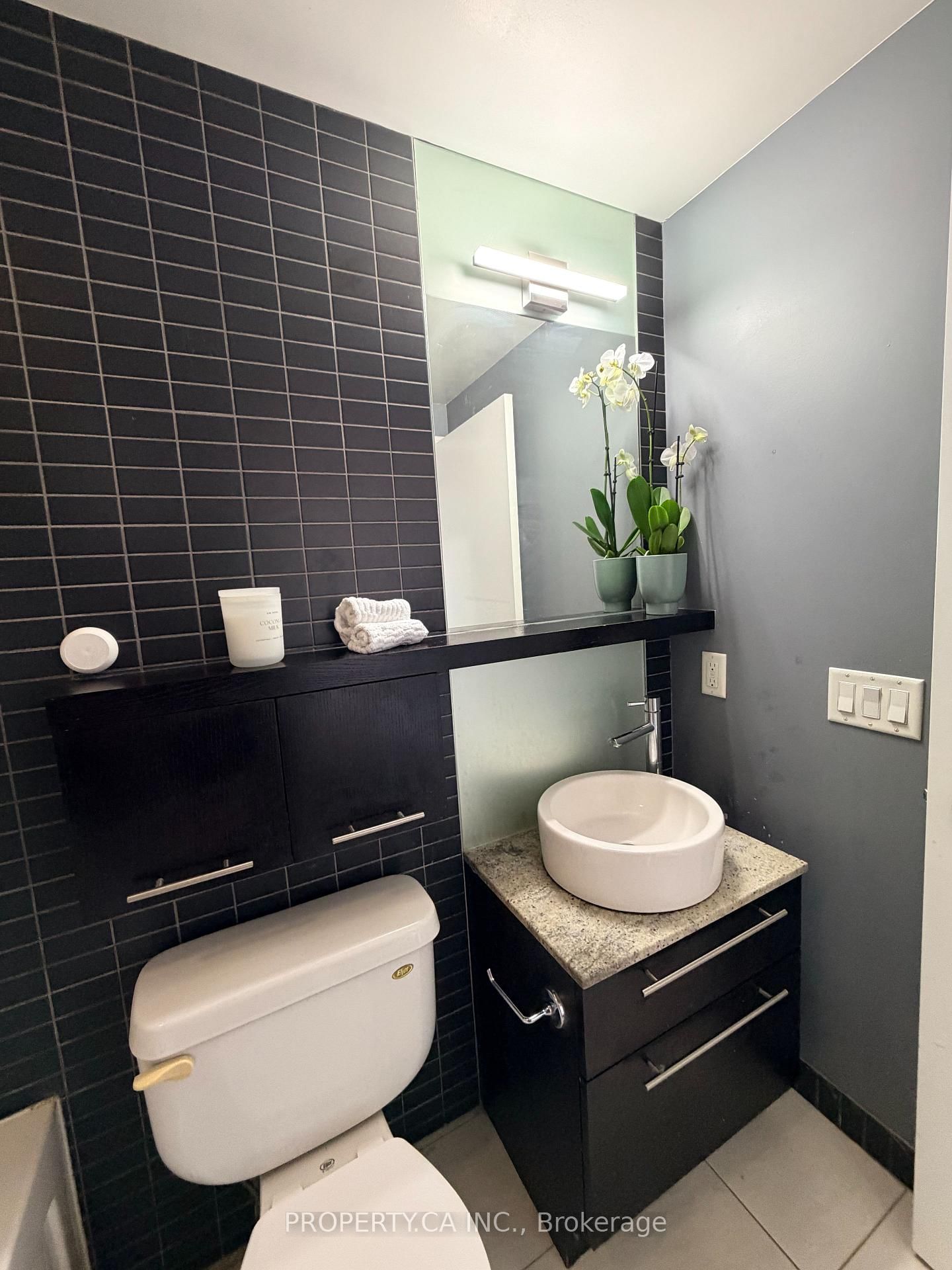 21 Carlton Street • #3405 • Toronto, ON photo 8