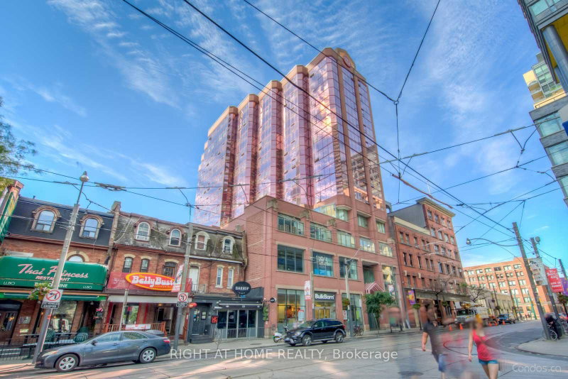 PH1206 - 393 King Street W