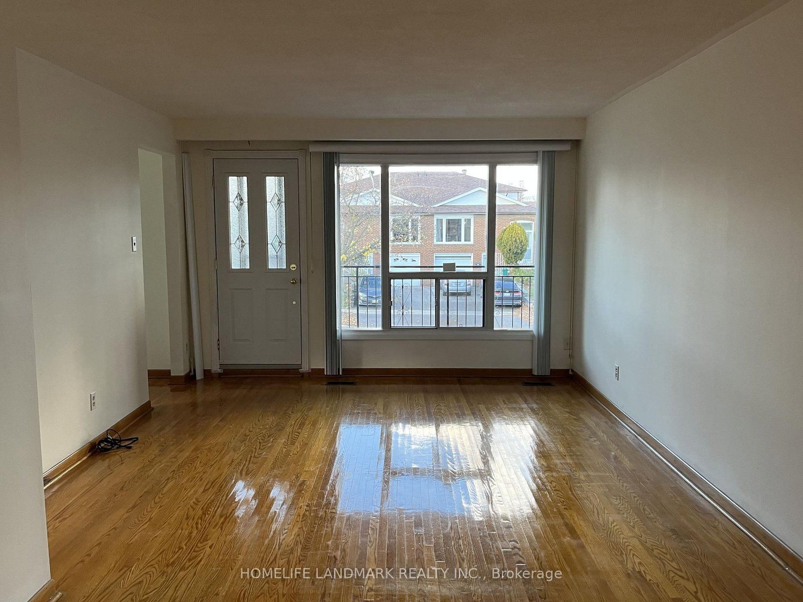 UPPER - 31 Pawnee Avenue, Toronto 3