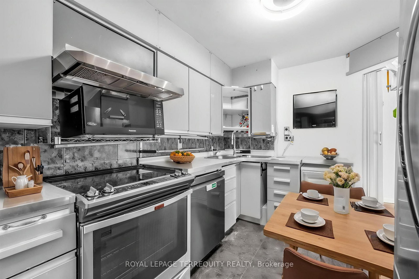 25 Maitland Street • #210 • Toronto, ON photo 18