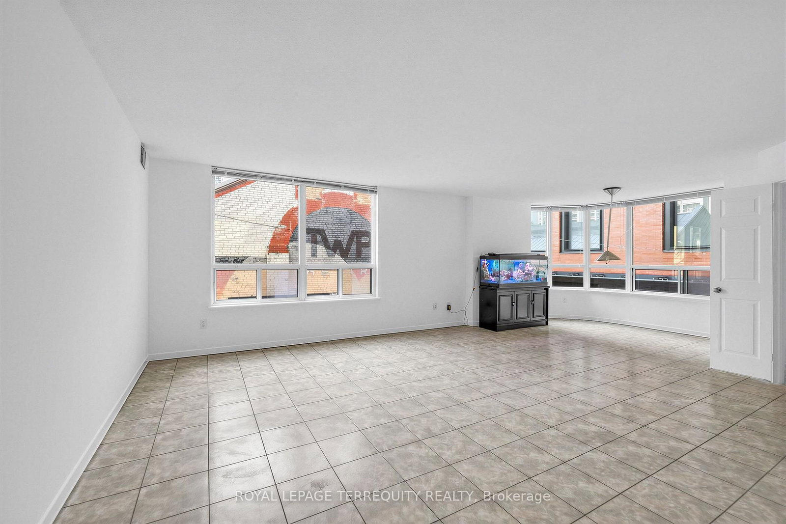 25 Maitland Street • #210 • Toronto, ON photo 2
