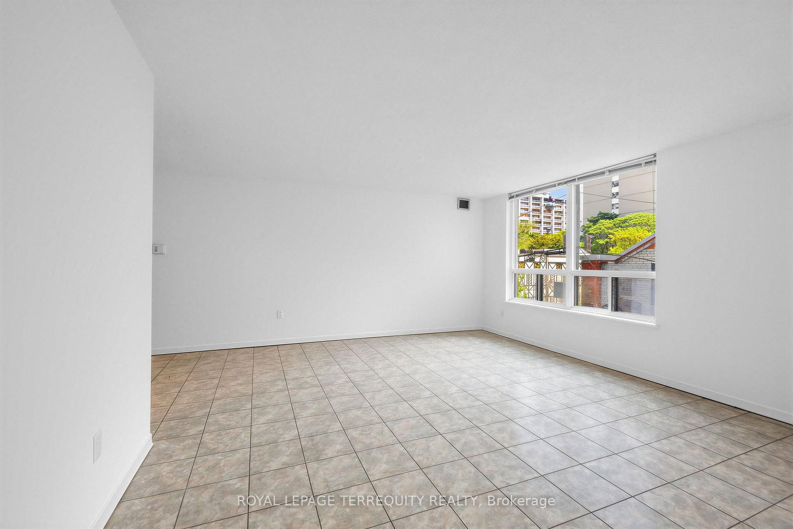 25 Maitland Street • #210 • Toronto, ON photo 5