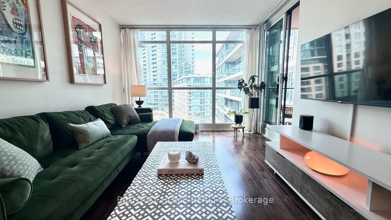209 Fort York Boulevard S • #656 • Toronto, ON photo 10