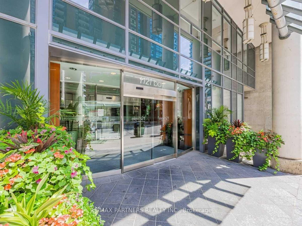 908 - 1121 Bay Street 2