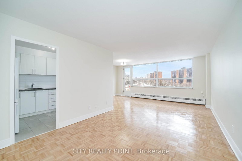 708 - 6200 Bathurst Street