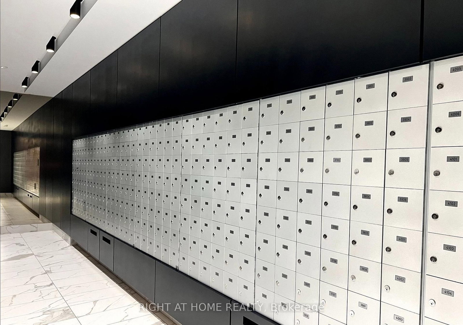 327 King Street • #2301 • Toronto, ON photo 20