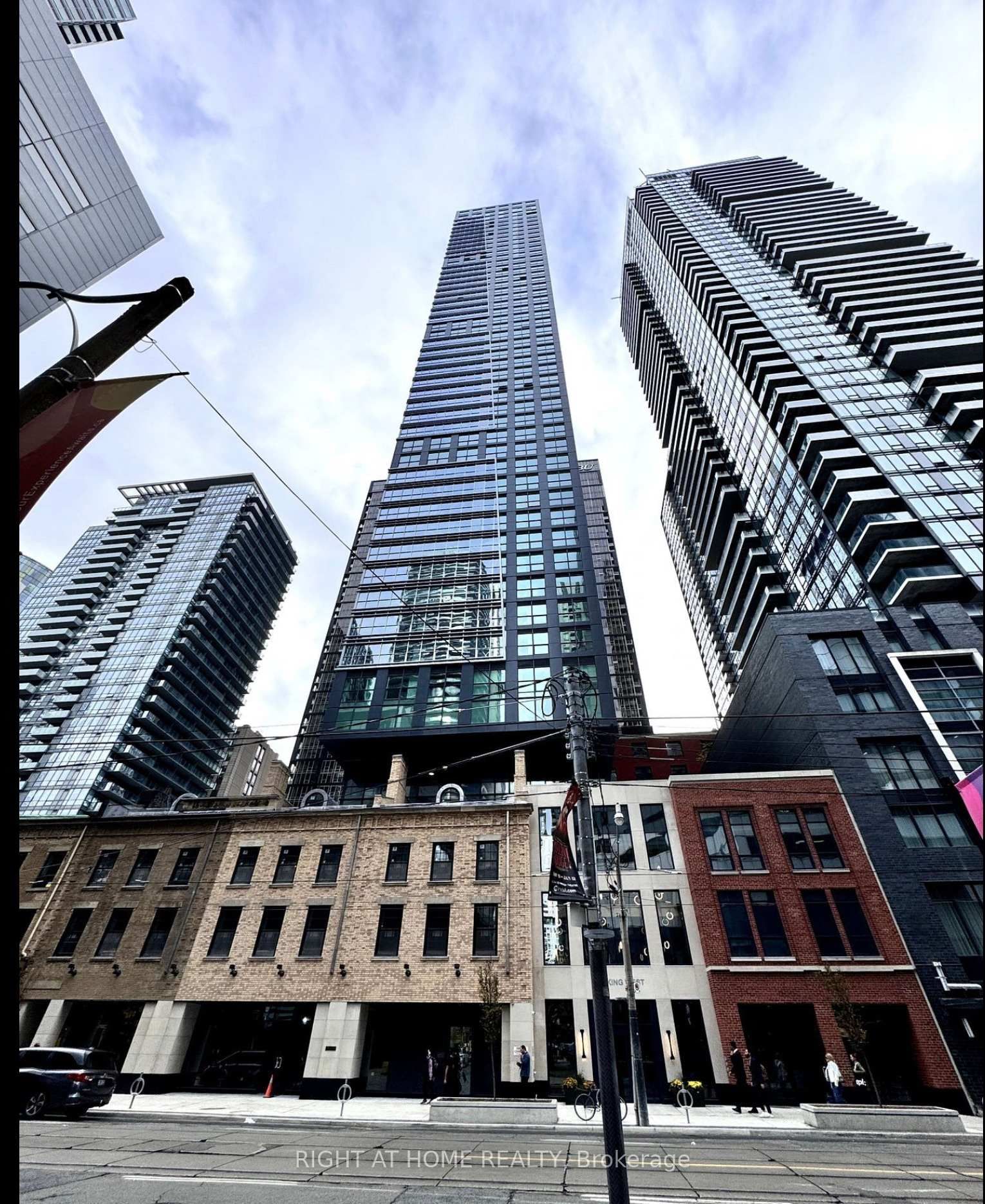 327 King Street • #2301 • Toronto, ON photo 22