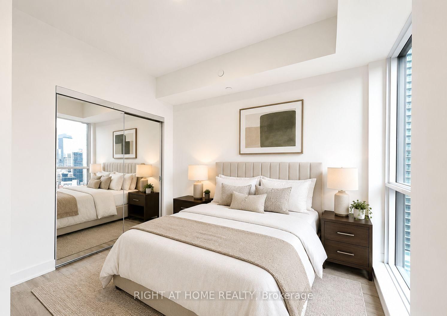 327 King Street • #2301 • Toronto, ON photo 5