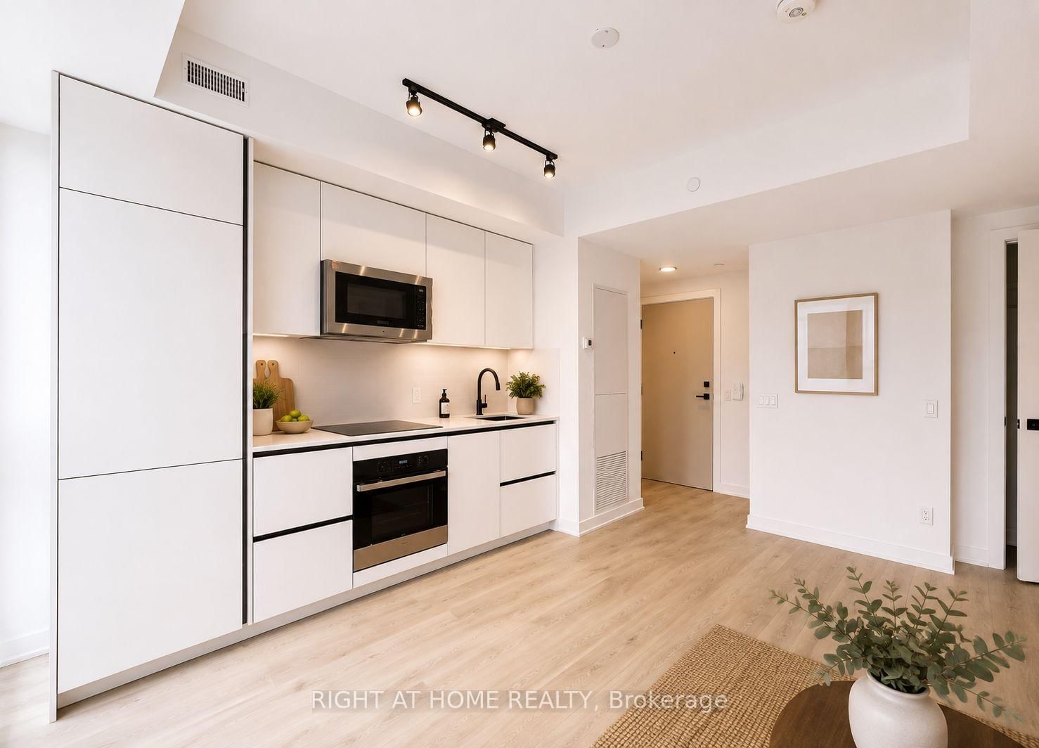 327 King Street • #2301 • Toronto, ON photo 6