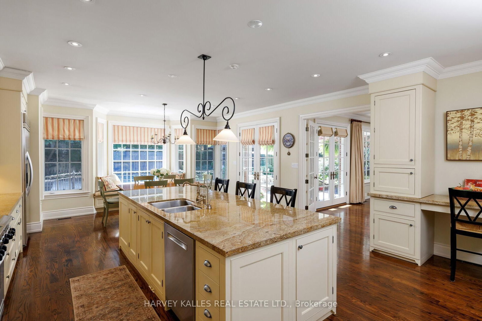 Listing Image 19