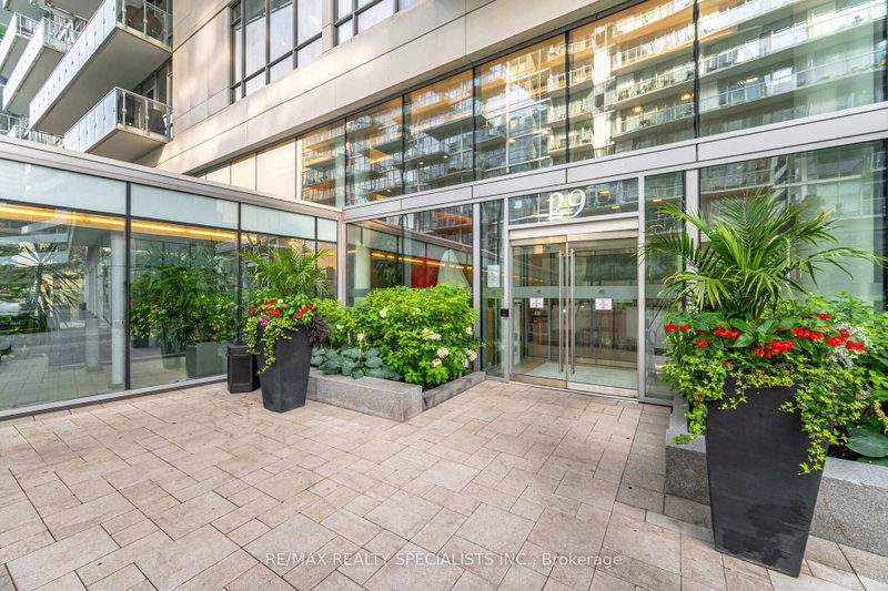 1118 - 29 Queens Quay E