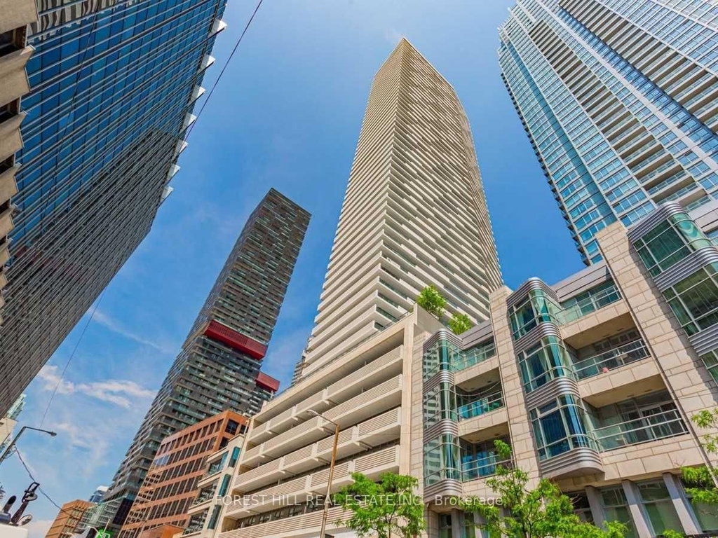 5702 - 2221 Yonge Street