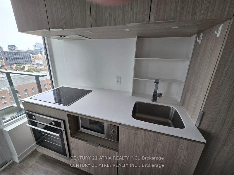1607 - 77 Shuter Street