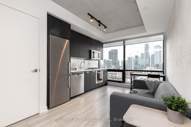 1405 - 458 Richmond Street W
