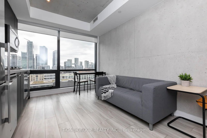 1405 - 458 Richmond Street W