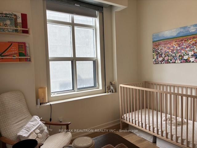 401 - 438 Richmond Street W