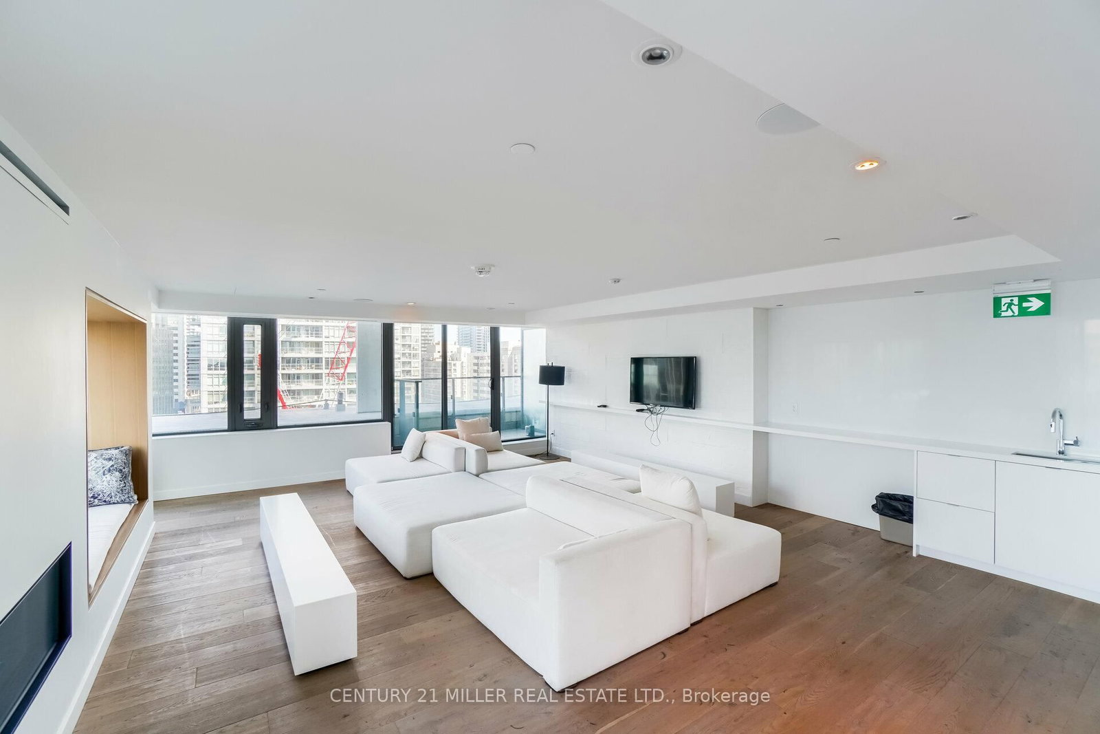 8 Hillsdale Avenue • #1120 • Toronto, ON photo 39