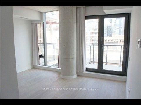 409 - 560 King Street W