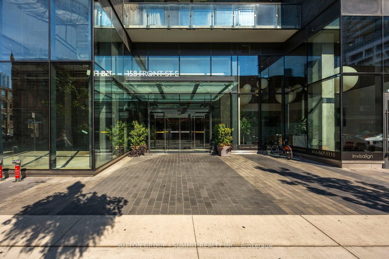 220 - 158 FRONT Street E