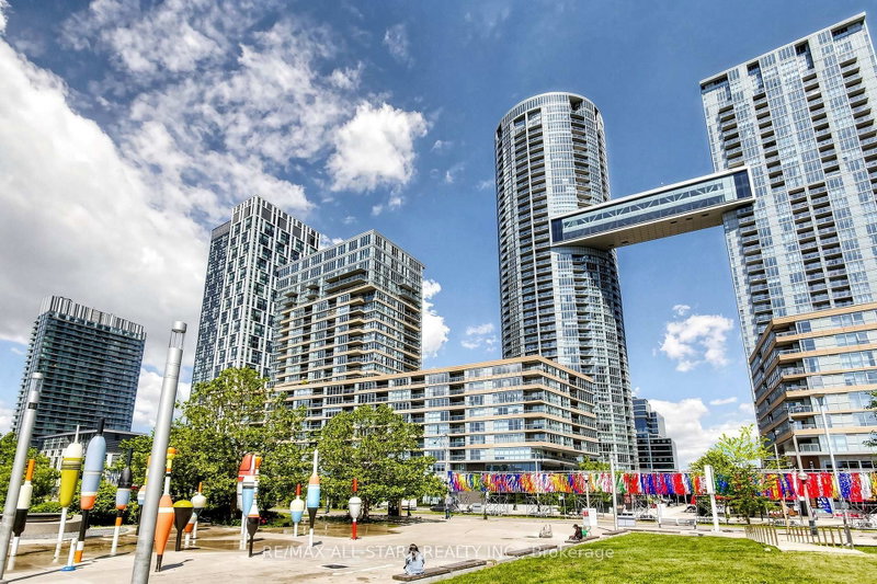 G08 - 110 Fort York Boulevard