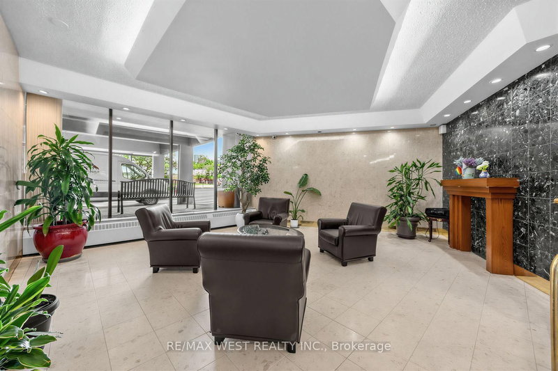 805 - 60 Pavane Linkway