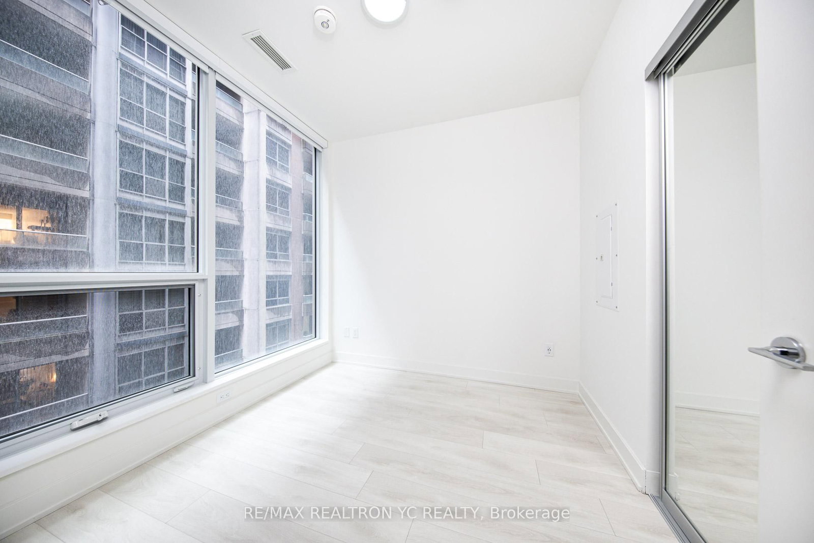 Condo for lease at 501-15 Mercer Street, Toronto, Ontario, M5V 1H2 - Waterfront Communities C1 - MLS: C13639712