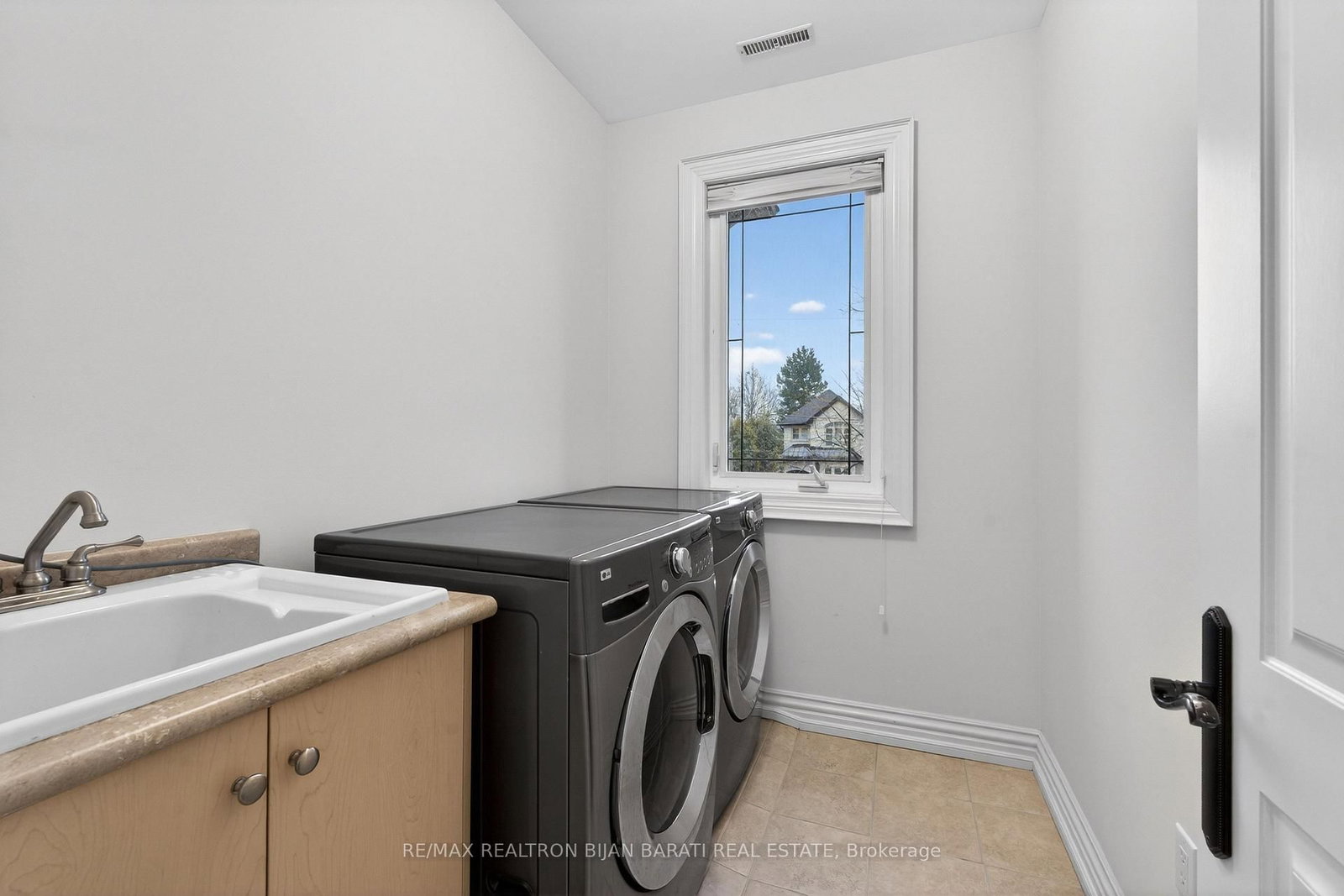 274 Greenfield Avenue • Toronto, ON photo 38