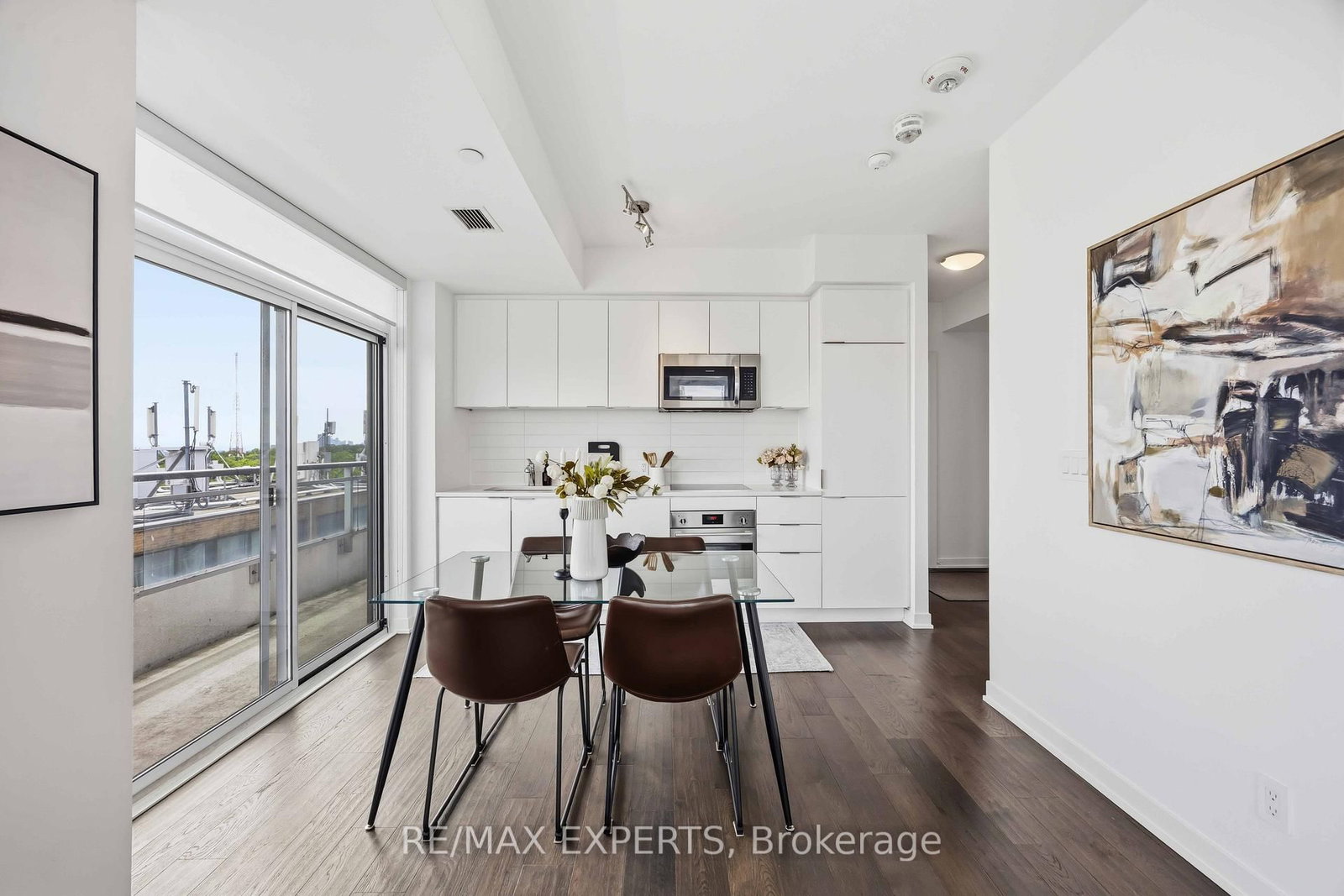 223 St Clair Avenue W • #1007 • Toronto, ON photo 11